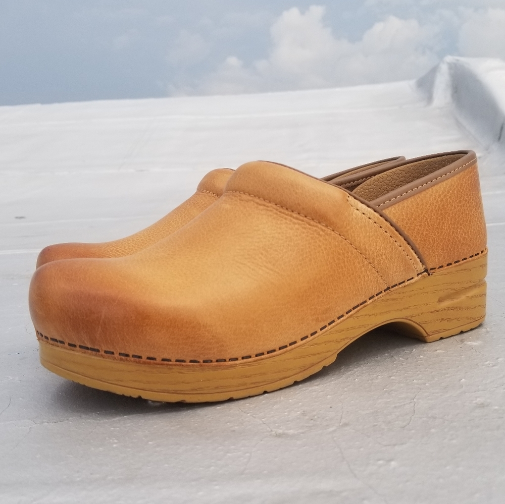 Dansko Professional Honey Tan Clog 42
